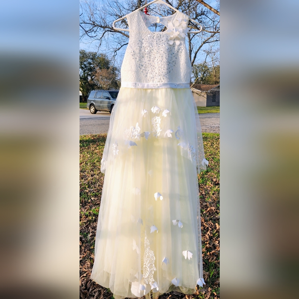 NEW-Girls Yellow and White Beaded and Lace Pageant Dress, Size 12, Unbranded